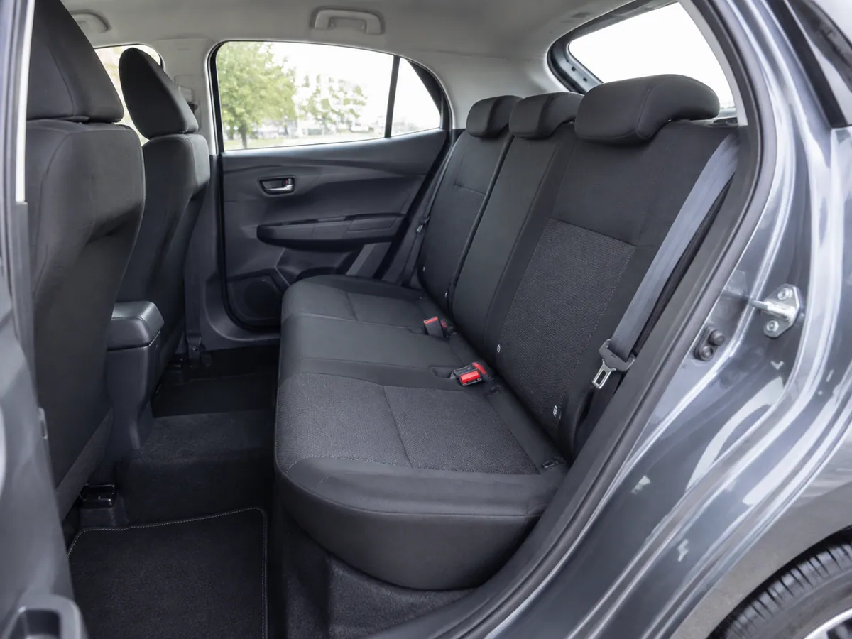 VinFast VF3 · 뒷좌석