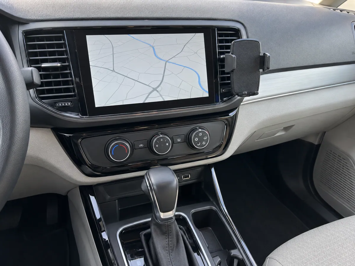 Mitsubishi Xpander 2025 · 실내 화면